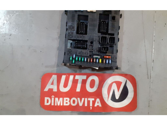   Pojistková skříňka 966689568002   Peugeot 3008  2011