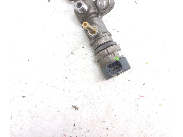 Vstřikovací lišta 2381033030, 2328033020   Toyota Auris 150    1ND-TV 