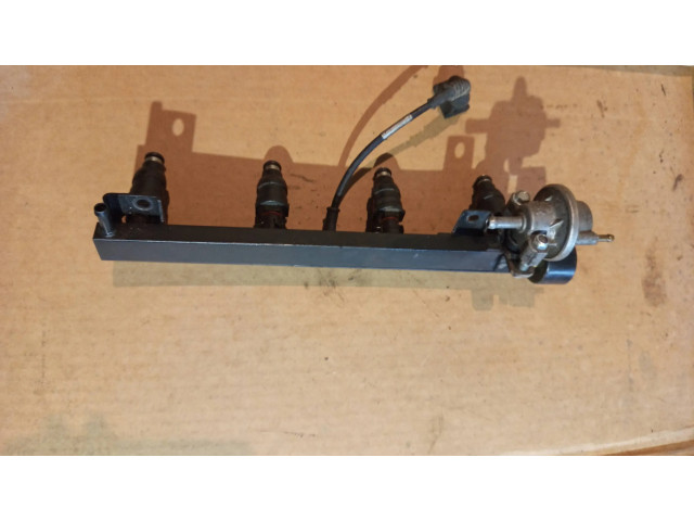 Vstřikovací lišta 1714710   BMW 3 E30  pro benzínový motor 2.0  