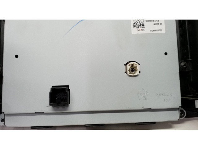 Дисплей    BGM9610070, 68316174AC   Chrysler Pacifica
