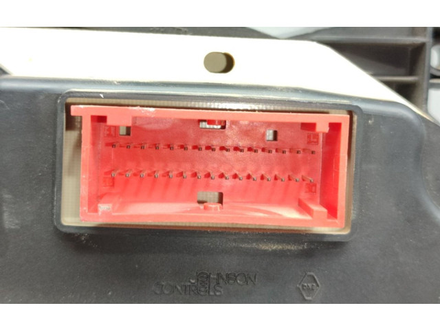 Панель приборов 8200390132   Nissan Primastar       