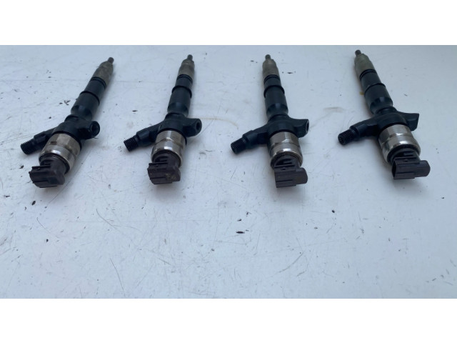Комплект форсунок 2367030100    Toyota Hilux (AN10, AN20, AN30) для дизельного двигателя  2.5