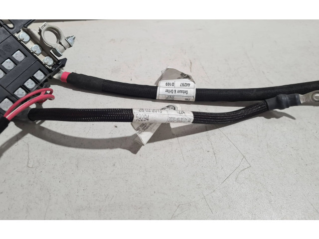 Блок предохранителей 06701050540   Maserati Levante    