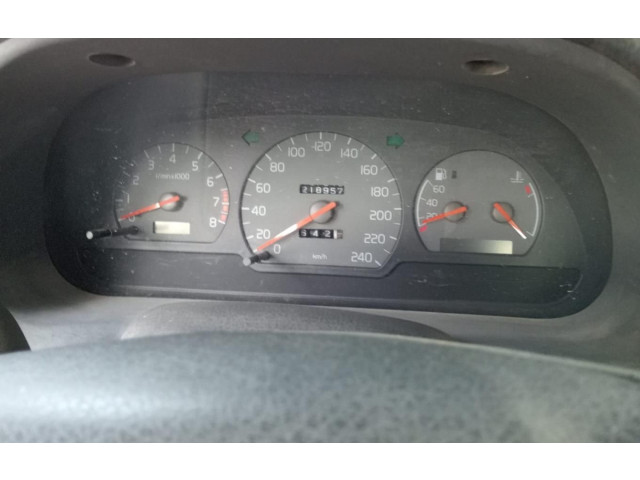 Pojistková skříňka Спидометр (приборный щиток)    Volvo S40, V40 