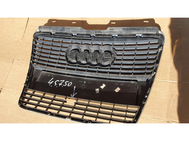 Верхняя решётка Audi A6 S6 C6 4F 2004-2011 года 4F0853651S      