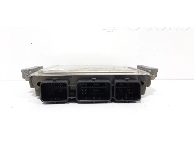 Блок управления двигателя 9664843780, 0281013872   Peugeot Partner