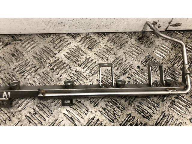 Vstřikovací lišta 1438949   BMW Z4 E85 E86  pro benzínový motor 2.5 M54 B25 (256S5) 