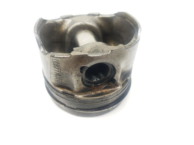 Píst 55595626, 55595626   Opel Zafira C     