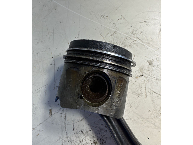 Píst 8340FF   Mercedes-Benz ML W164    642.940 