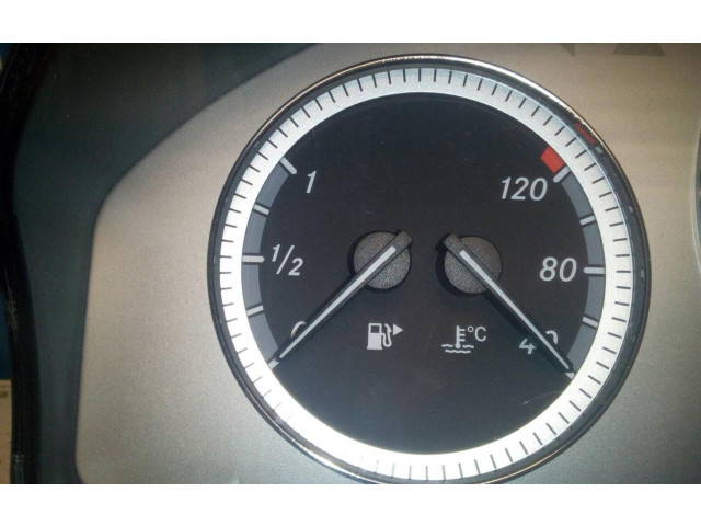 Přístrojová deska  Mercedes-Benz GLK (X204) 2010 A2049023600  