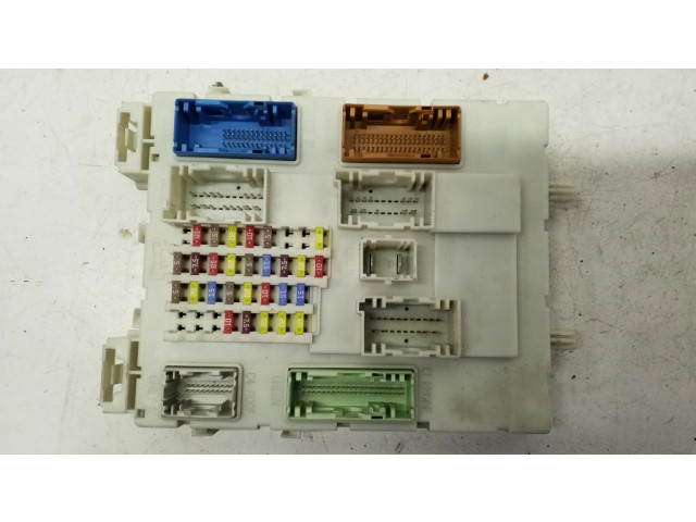 Блок предохранителей BV6T14014, BV6N14A073ER   Ford Focus    