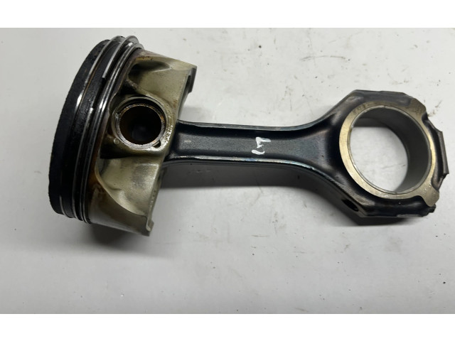 Píst A1570300517, A2780300320   Mercedes-Benz CLS C218 X218    M 157.981 