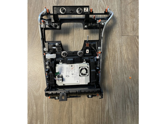 Модуль беспроводной зарядки 861C042080   Toyota bZ4X 2022