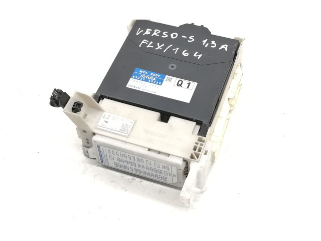 Блок предохранителей  8922152250   Toyota Verso-S    