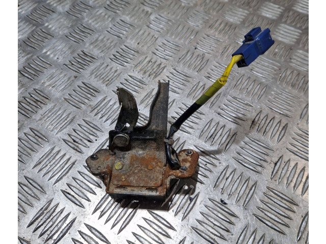 Zámek zadních dveří    Toyota Yaris 2006