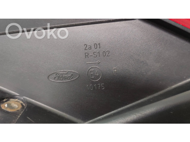 Задний фонарь правый сзади 10175    Ford Focus   2004-2010 года
