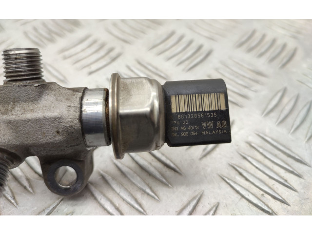 Vstřikovač 04L089B, 057130764AB   Skoda Octavia Mk3 (5E)    CLHA 