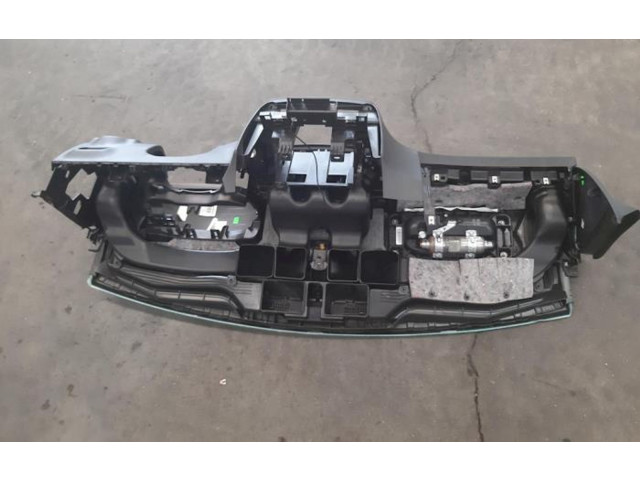 Блок подушек безопасности    Mercedes-Benz CLA C117 X117 W117