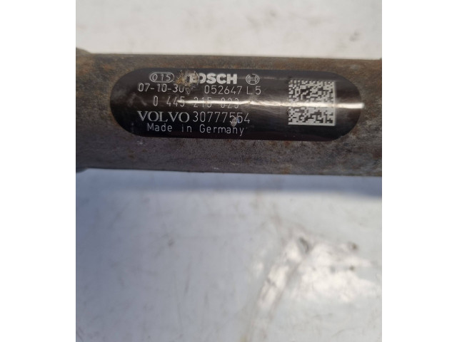 Vstřikovací lišta 30777554, 052647L5   Volvo S80    D5244T4 