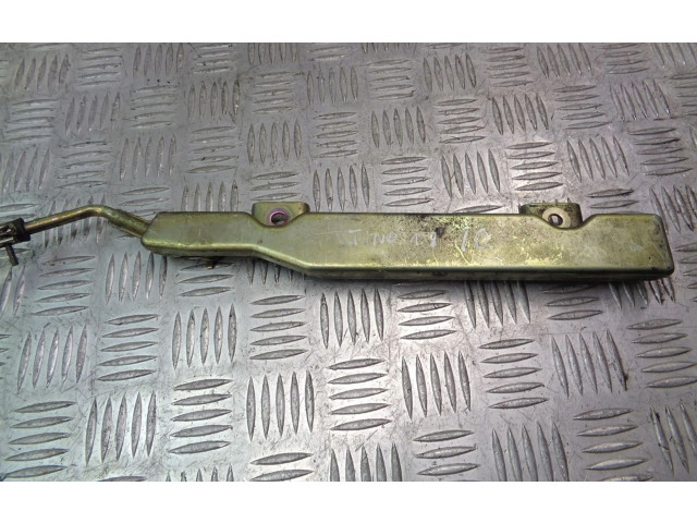 Vstřikovací lišta    Nissan Almera Tino     