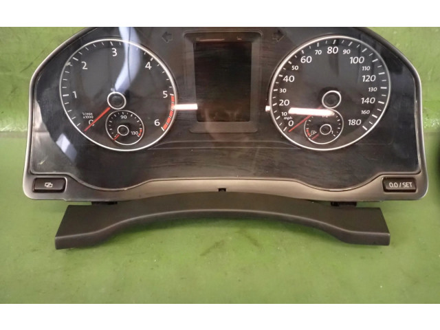 Панель приборов 1K8920972A   Volkswagen Scirocco       