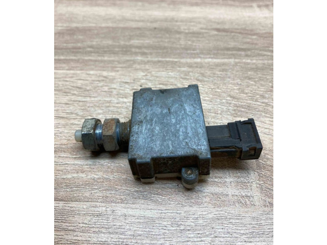 Řídící jednotka 83251AA0   Nissan Almera 1995