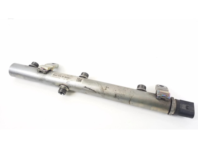 Vstřikovací lišta A6420703095   Mercedes-Benz E C207 W207  pro naftový motor 3.0 OM 642.838 