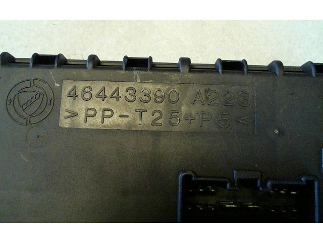 Блок предохранителей  46443390   Fiat Marea    