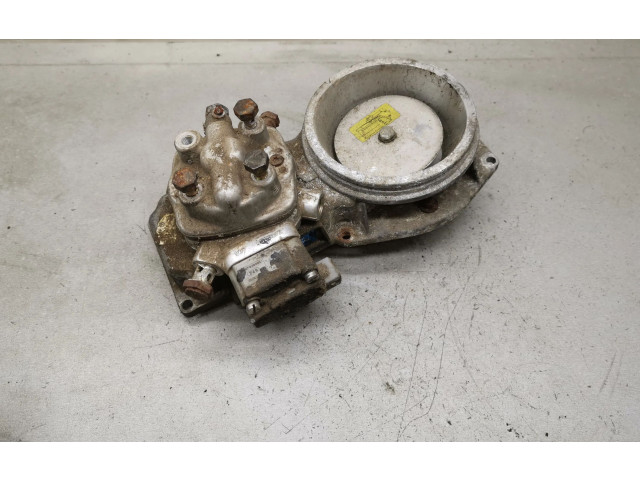 Vstřikovací lišta 0438121011, 026133353   Audi 80 90 B3     