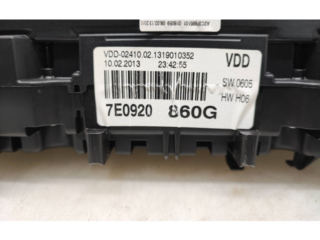Přístrojová deska  Volkswagen Transporter - Caravelle T5 2013 7E0920860G, VDD024100  