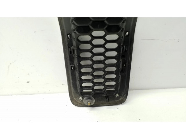 Передняя решётка Jeep Cherokee 2013-2020 года 5RB21TRMAA, 68138335A      