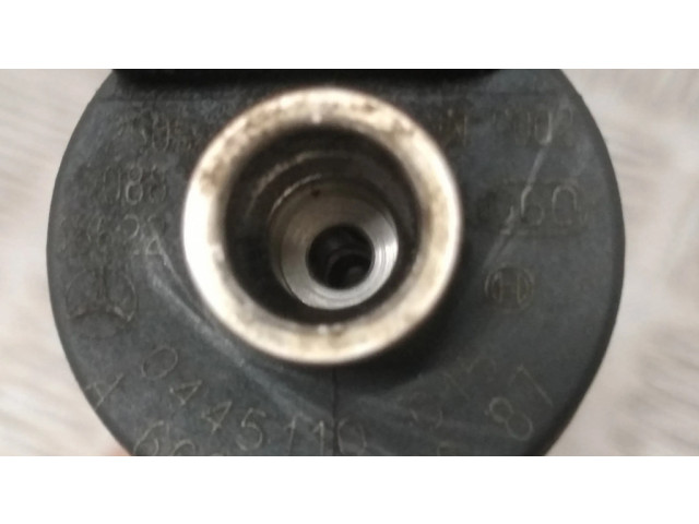 Vstřikovač 0445110015, A6680700687   Mercedes-Benz C W203  pro naftový motor 2.2  