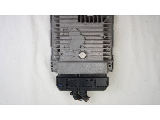 Блок управления двигателя 03L906023PA, 5WP42935AA   Volkswagen Caddy