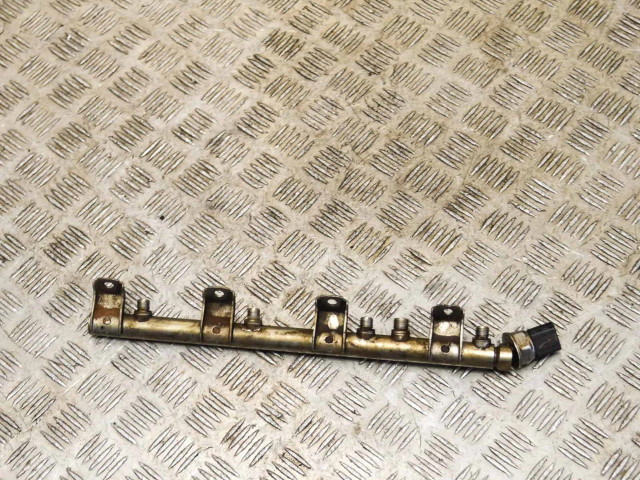 Топливная рампа 7547600, 7537319   BMW 7 F01 F02 F03 F04 4.4  для двигателя N63 B44 A