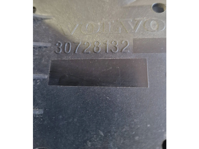   Pojistková skříňka 30728132   Volvo XC90 2003