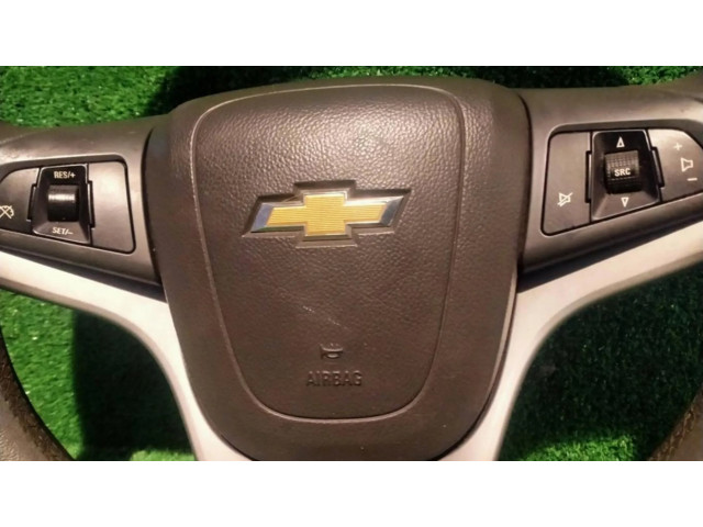 Подушка безопасности водителя    Chevrolet Cruze