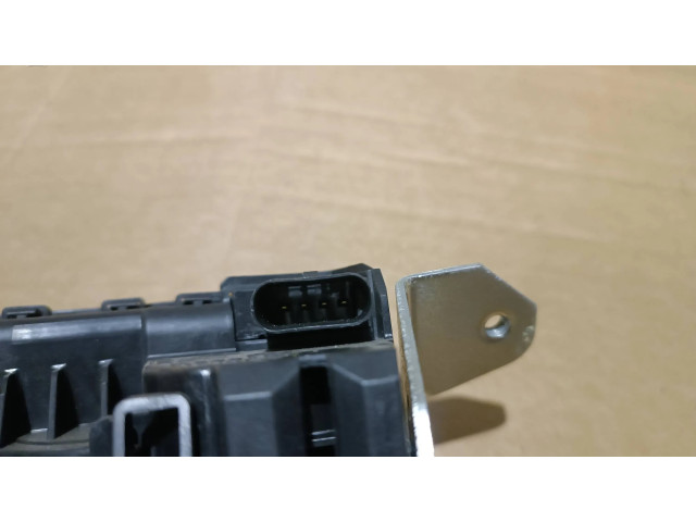 Замок багажника A0997400680    Mercedes-Benz E W213 2016- года