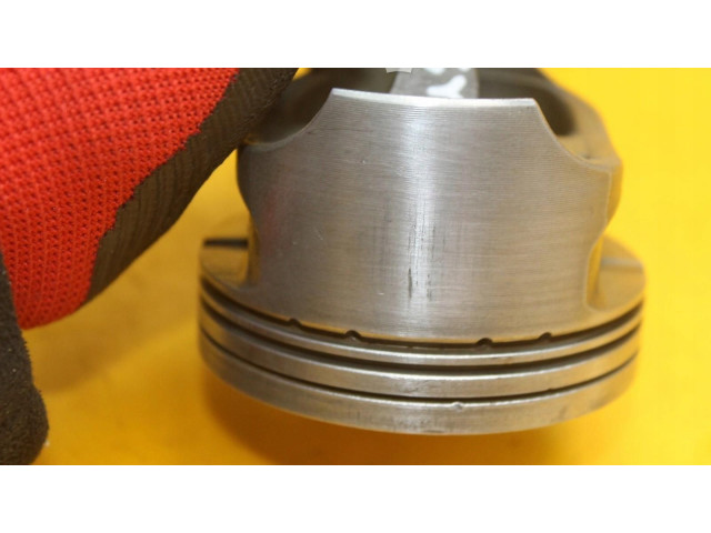 Píst 079158   Ford Focus     