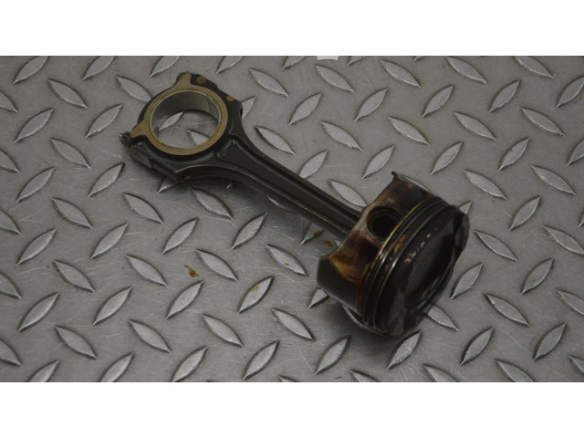 Поршень M 270.910 04671  Mercedes-Benz CLA C117 X117 W117  