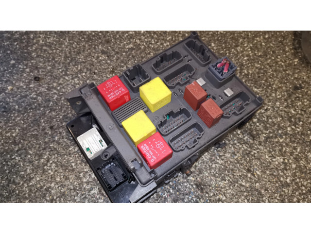 Блок предохранителей 8200309046   Renault Vel Satis    