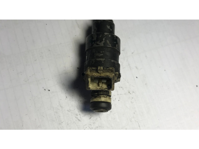 Vstřikovač 0280150208   BMW 3 E30  pro benzínový motor 0.0  