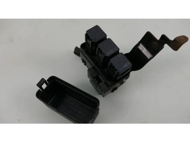   Pojistková skříňka 64200049   Nissan Qashqai 2013