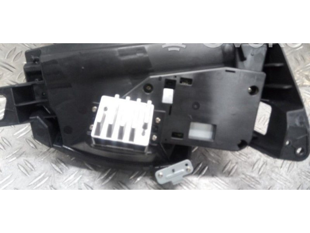 Дисплей    831080D010, 601157   Toyota Yaris Cross