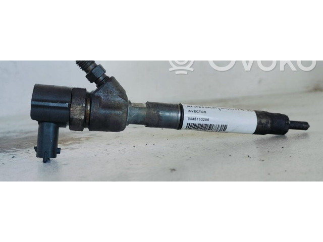 Vstřikovač 0445110256   KIA Ceed    D4FB 