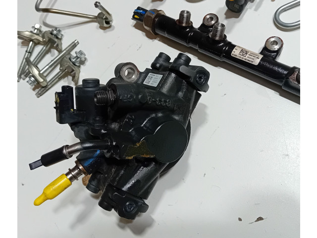 Vstřikovač 1660000372R, 175217543R   Nissan Navara D23     