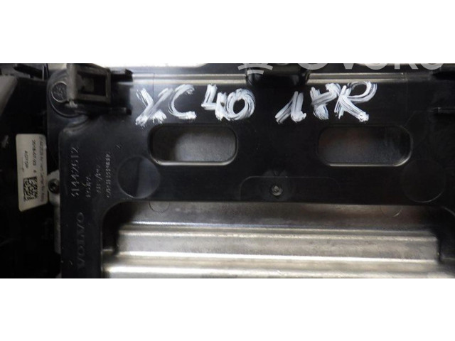 Дисплей    32247465   Volvo XC40