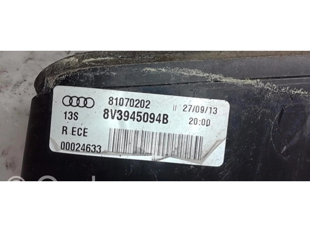 Задний фонарь правый сзади 8V3945094B    Audi A3 S3 8V   2013-2019 года