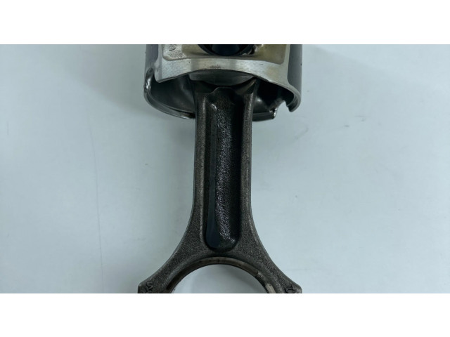 Píst    BMW X1 E84  pro naftový motor 2.0 N47D20C 