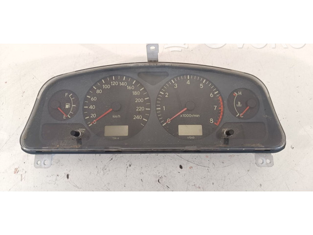 Přístrojová deska  Toyota Avensis T220 2000 8380085230  