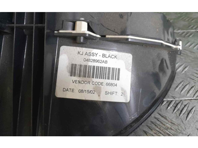 Přístrojová deska  Jeep Cherokee III KJ  04828962AB  